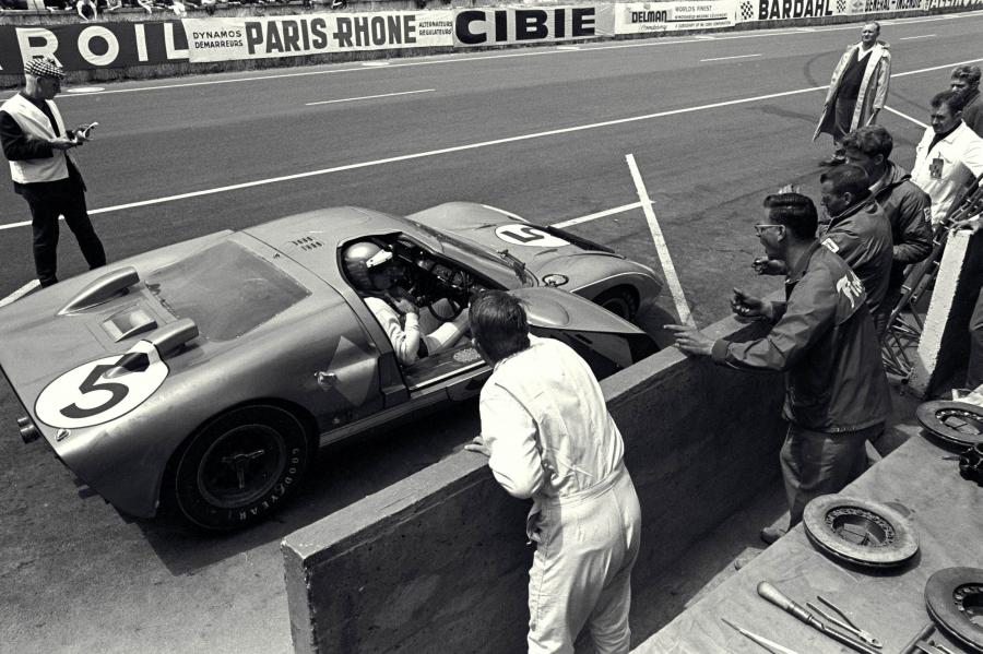  Ford GT40 (Mk II) 1965 года  (фото 42 из 118)